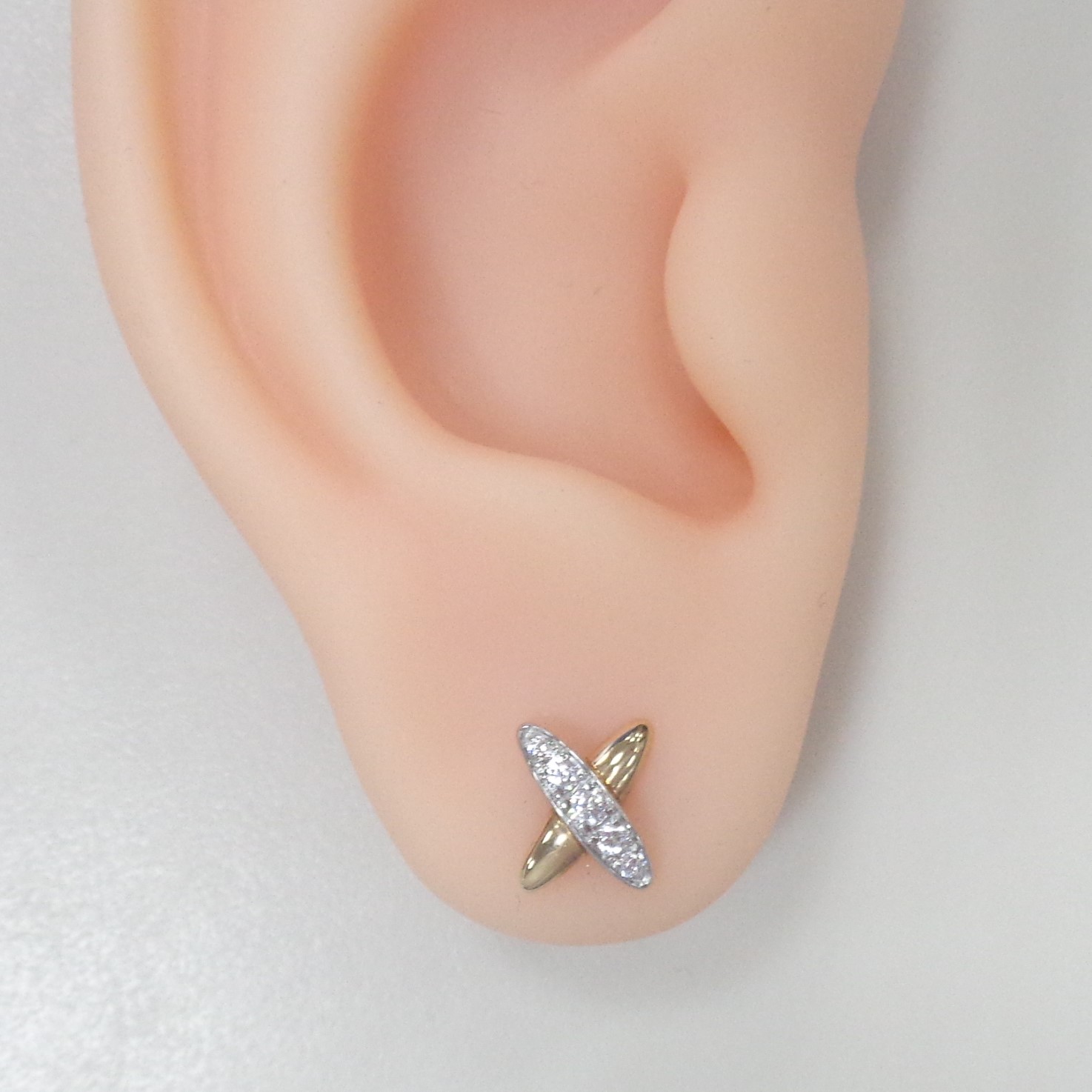 Золотые серьги-пусеты 585 пробы; родий; вставки 10 Фианит бесцв.;